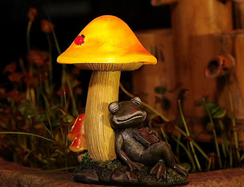 Solar Frog Lamp