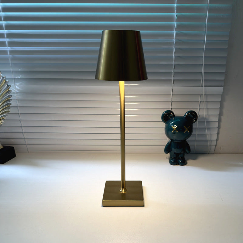 Retro atmosphere table lamp